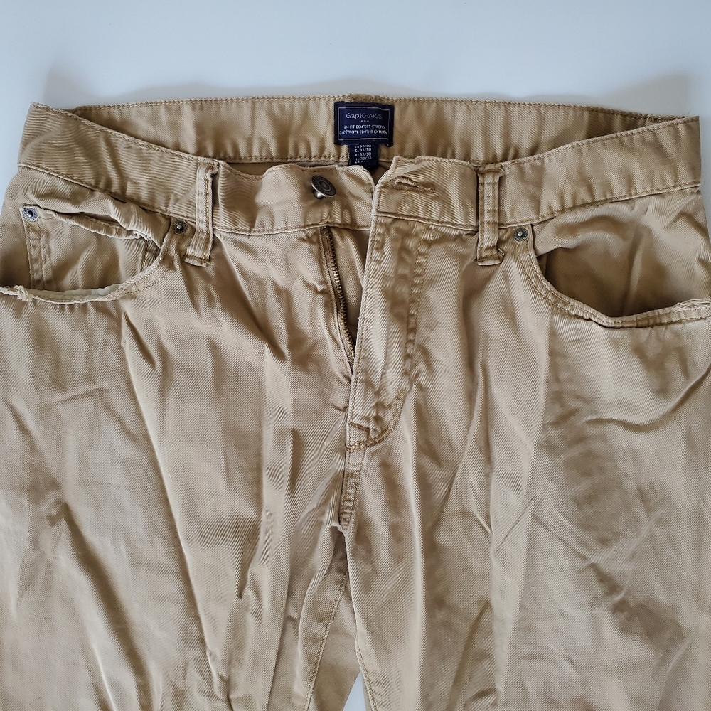Gap Khakis men's 33x30 slim comfort stretch